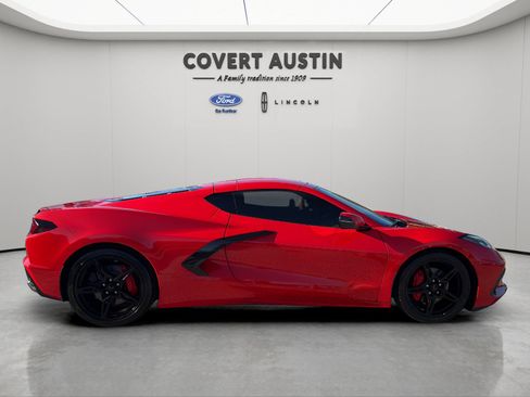 Used 2022 Chevrolet Corvette Stingray Coupe w/ 1LT RWD image 6