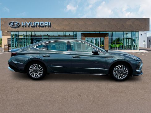 Used 2024 Hyundai Sonata Limited FWD image 9