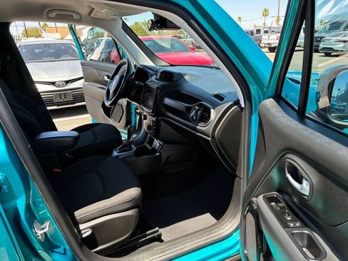 Used 2020 Jeep Renegade Altitude w/ UConnect 8.4 Nav Group FWD image 26