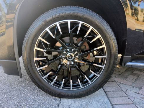 Used 2019 Cadillac Escalade ESV Luxury image 39