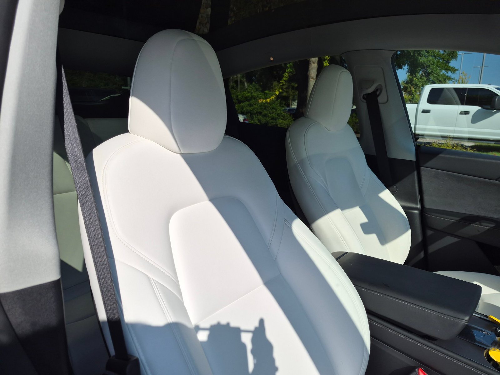 Used 2025 Tesla Model Y Long Range RWD image 37