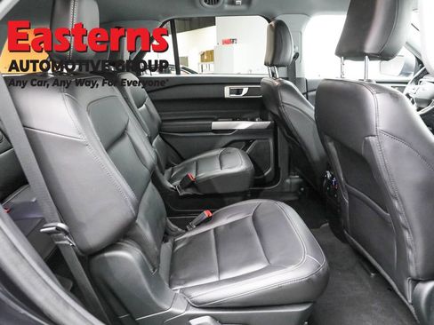 Used 2022 Ford Explorer XLT w/ Equipment Group 202A image 23