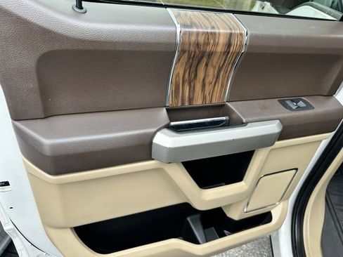 Used 2019 Ford F150 Lariat image 21