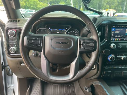 Used 2022 GMC Sierra 2500 Denali w/ Technology Package AWD/4WD image 15