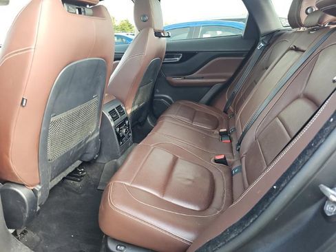 Used 2019 Jaguar F-PACE S image 6