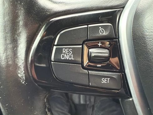 Used 2018 BMW 530e xDrive image 12