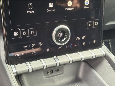 Used 2025 GMC Terrain Elevation image 12