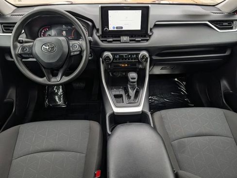 Used 2025 Toyota RAV4 XLE FWD image 11