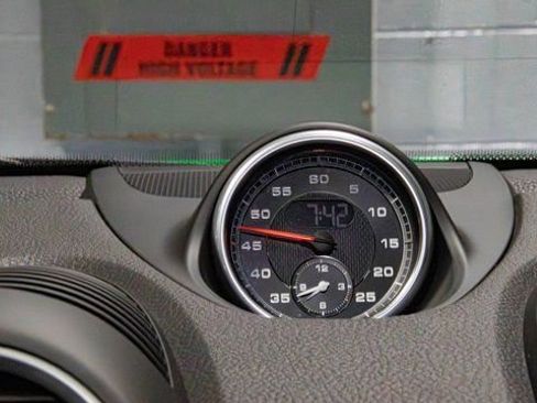 Used 2022 Porsche 718 Cayman GT4 image 12