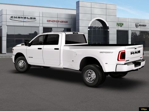 New 2026 RAM 3500 Big Horn AWD/4WD image 4
