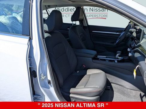 New 2025 Nissan Altima 2.5 SR w/ SR Premium Package FWD image 29
