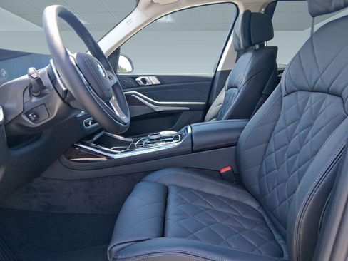 Used 2026 BMW X7 xDrive40i w/ Executive Package image 5