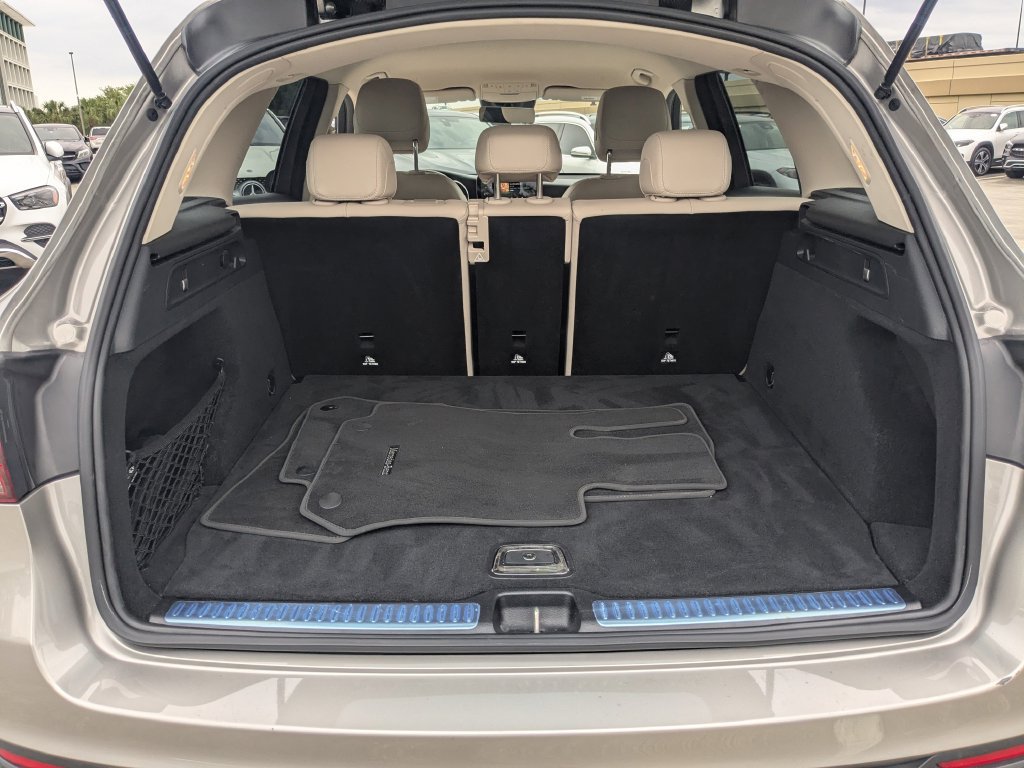 Certified 2022 Mercedes-Benz GLC 300 w/ Premium Package Lite image 24