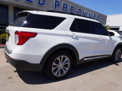 Certified 2023 Ford Explorer XLT w/ Equipment Group 202A image 7