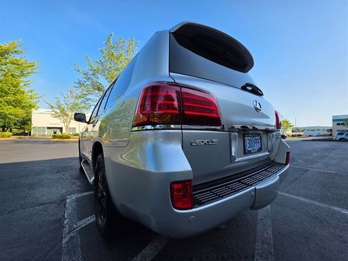 Used 2009 Lexus LX 570 4WD image 11