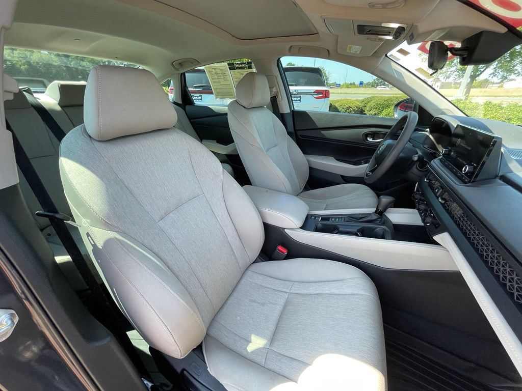 Used 2023 Honda Accord EX image 29