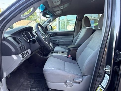 Used 2012 Toyota Tacoma 4x4 Double Cab w/ SR5 Pkg image 11