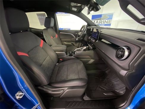 Certified 2024 Chevrolet Colorado Z71 w/ Z71 Convenience Package 2 image 33