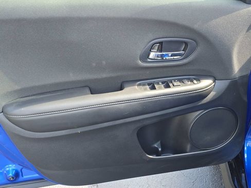 Used 2022 Honda HR-V Sport image 8