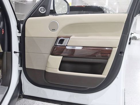 Used 2016 Land Rover Range Rover HSE image 37