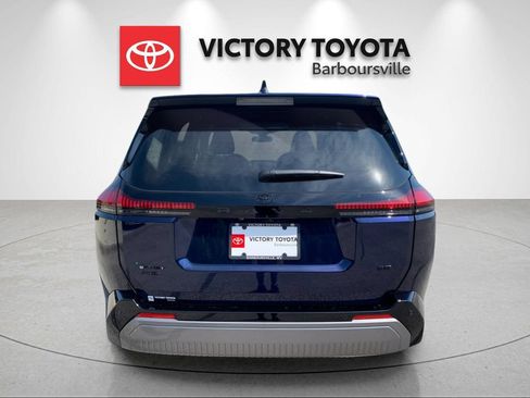 Used 2026 Toyota RAV4 SE w/ Convenience Package AWD/4WD image 4