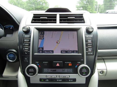 Used 2012 Toyota Camry XLE w/ Leather Pkg FWD image 28