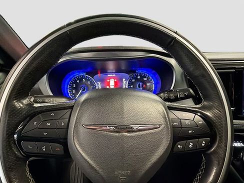 Used 2019 Chrysler Pacifica Limited w/ Advanced Safetytec Group image 11