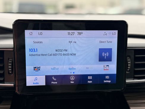 Used 2022 Ford Explorer Limited w/ Equipment Group 301A AWD/4WD image 31