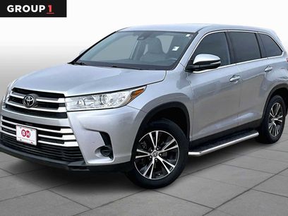 Used 2019 Toyota Highlander LE