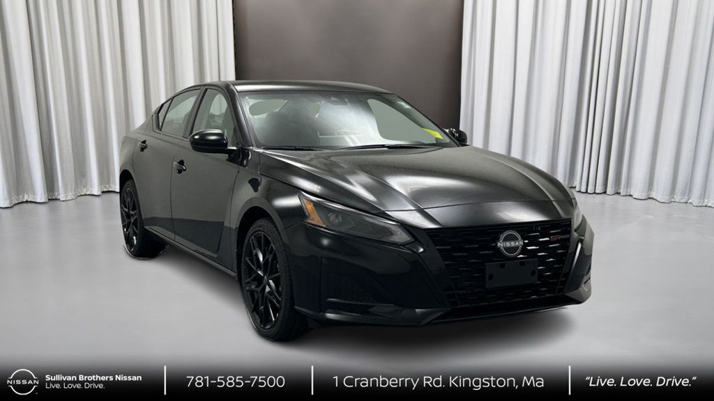 New 2026 Nissan Altima 2.5 SR w/ SR Midnight Edition Package AWD/4WD image 3