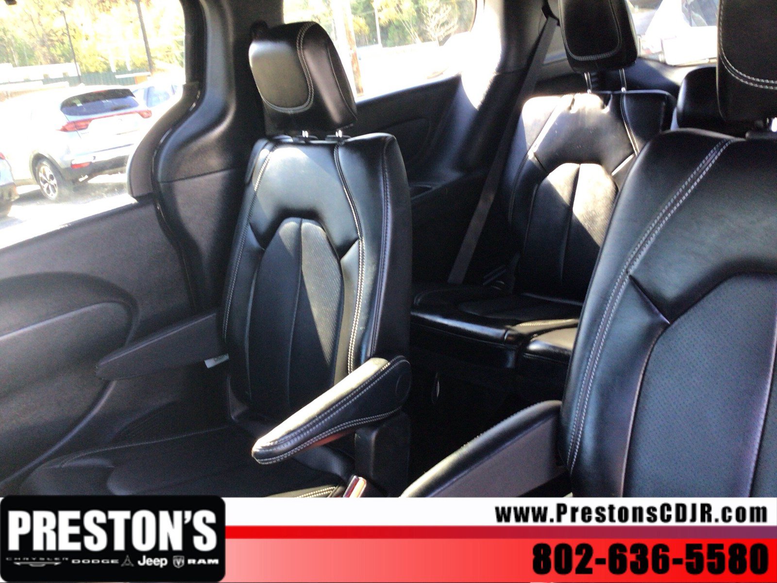 Used 2025 Chrysler Pacifica Select FWD image 18