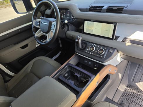 Used 2020 Land Rover Defender 110 S image 23