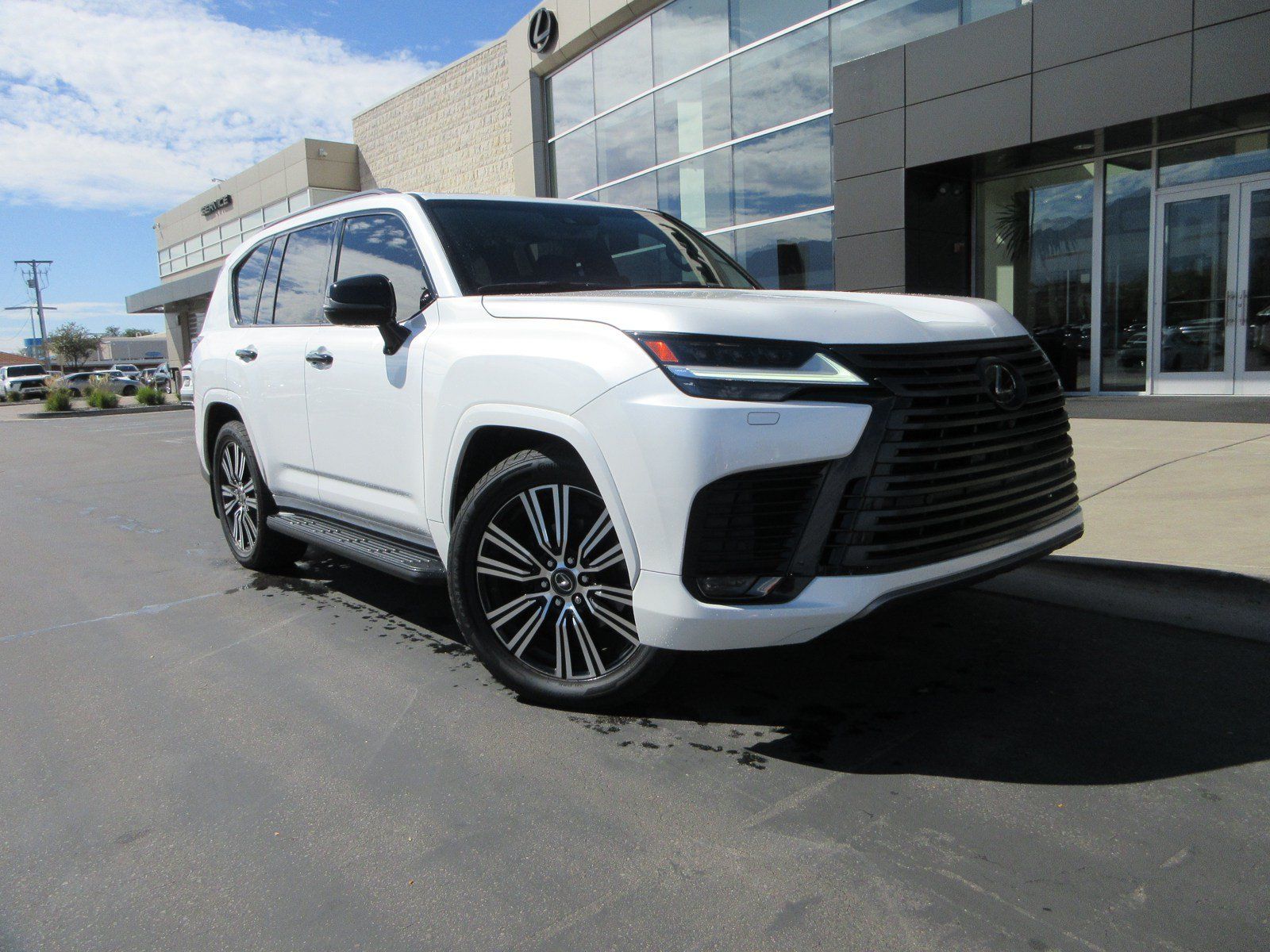 Used 2023 Lexus LX 600 4WD w/ Appearance Package image 13