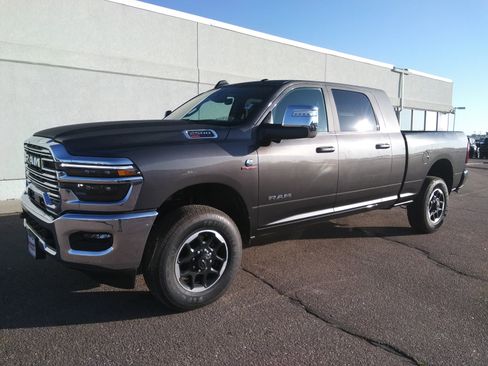 New 2026 RAM 2500 Laramie w/ Towing Technology Group image 2