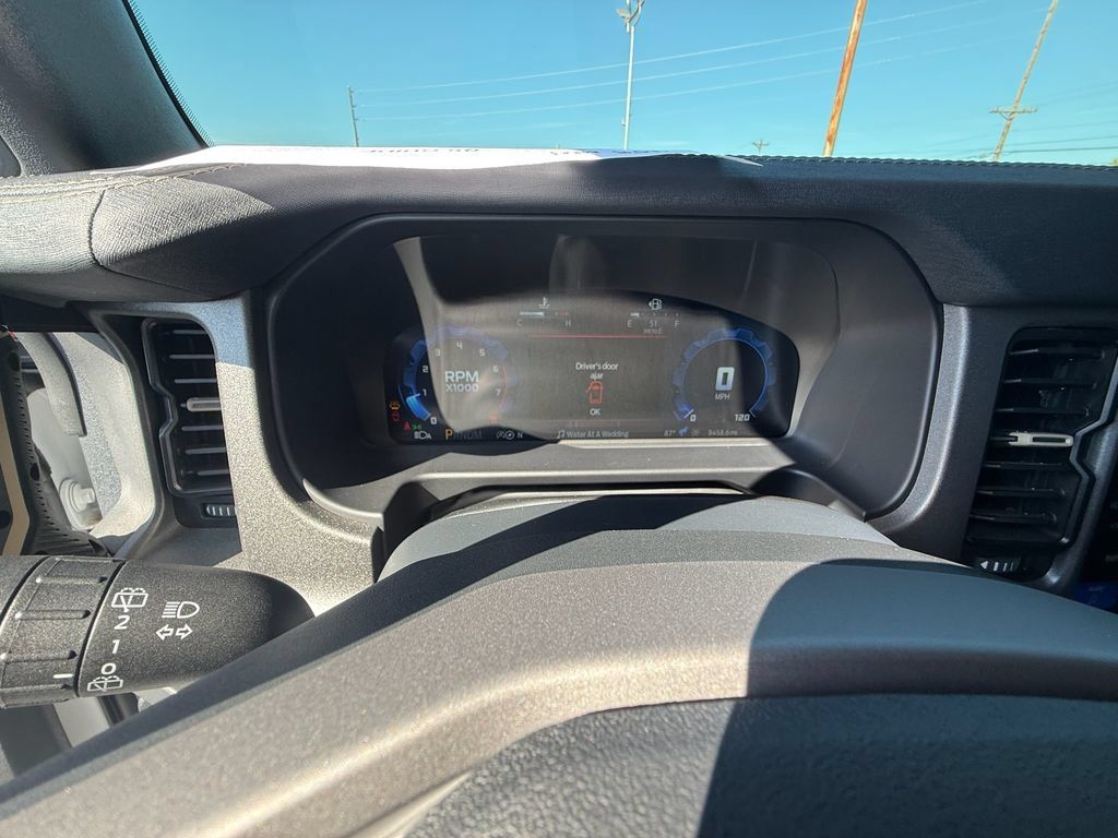 Used 2025 Ford Bronco Badlands AWD/4WD image 17