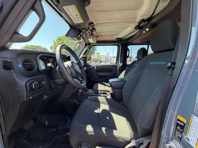 Used 2024 Jeep Wrangler Unlimited Rubicon 4xe AWD/4WD image 25