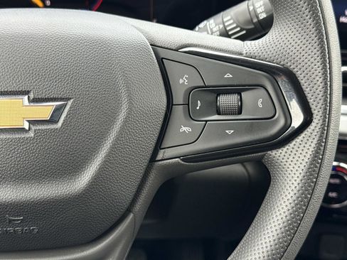 Used 2025 Chevrolet Trax LT image 7