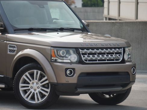 Used 2015 Land Rover LR4 HSE LUX image 17