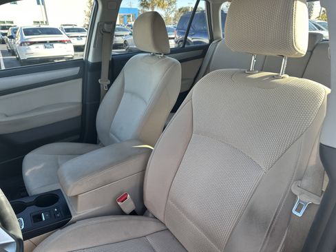 Used 2017 Subaru Outback 2.5i image 10