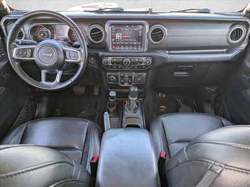 Used 2021 Jeep Gladiator Overland image 17