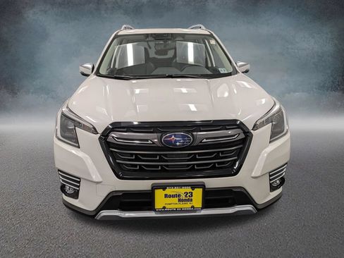 Used 2022 Subaru Forester Touring AWD/4WD image 2