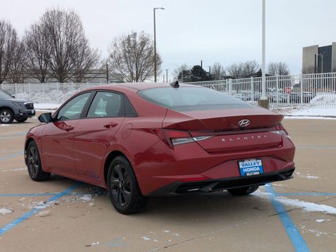 Used 2022 Hyundai Elantra SEL image 8