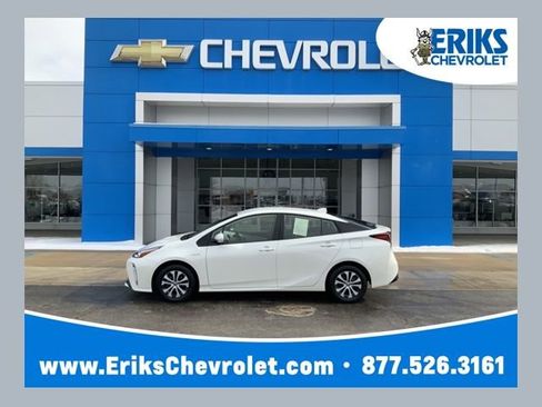 Used 2019 Toyota Prius LE image 1