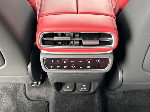 Used 2025 Genesis GV80 3.5T e-SC AWD/4WD image 33