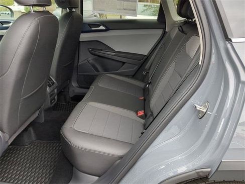 New 2024 Volkswagen Taos SE image 27