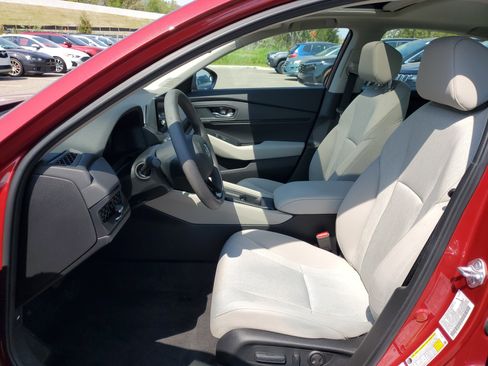 Certified 2024 Honda Accord EX image 8