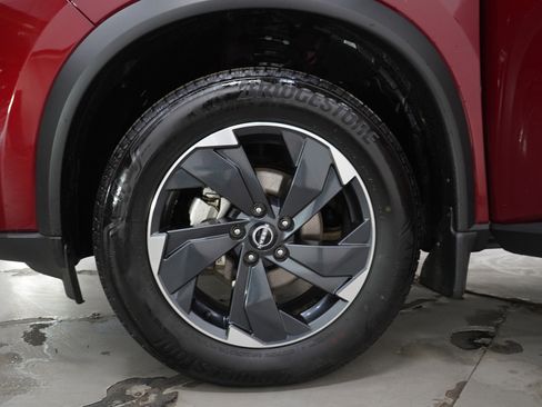 Used 2024 Nissan Rogue SV w/ SV Premium Package AWD/4WD image 31