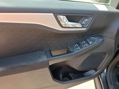 Used 2020 Ford Escape SE Sport image 13