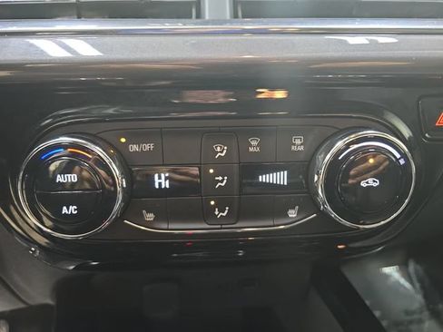 Used 2025 Chevrolet Trax ACTIV w/ Driver Confidence Package FWD image 22