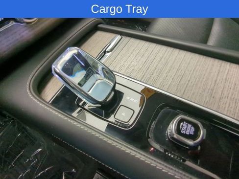 Used 2023 Volvo XC90 B6 Ultimate w/ Lounge Package image 22